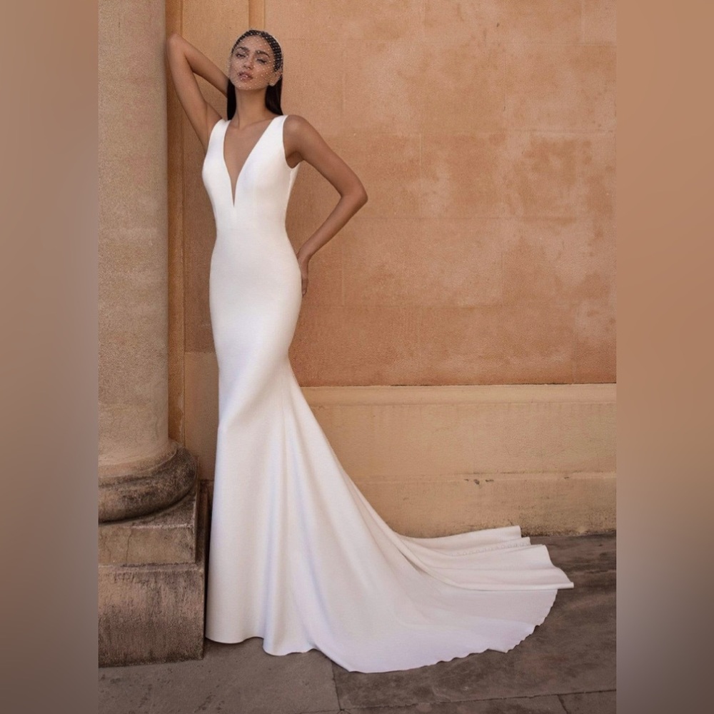👰🏻‍♀️ Pronovia Wedding Gown Eureka - Ivory - Size 14 🤍